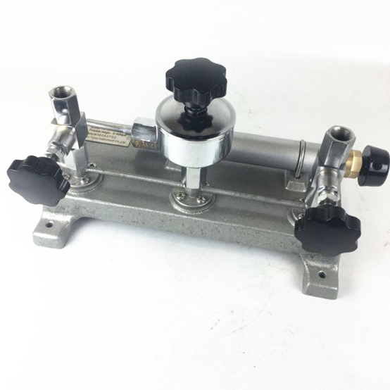 Pressure gauge validator