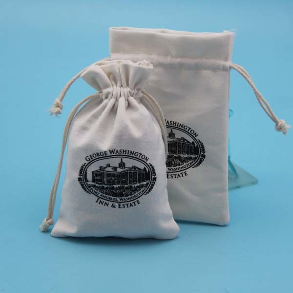 White Fabric Drawstring Bag , Durable Small Candy Bag With Drawstring Cord