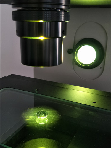 Sinowon Vertical Manual 200×100mm Stage Travel Video Projector With Auto Edge Detection