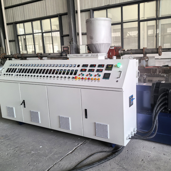 Single Screw Plastic Pipe Extrusion Machinery PP PVC PE Pipe Production Line