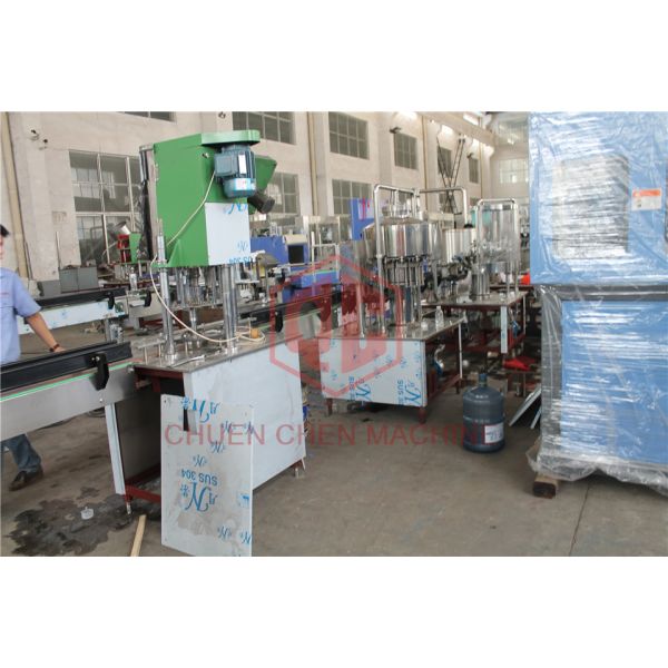 Small Scale Automatic Water Bottle Filling Machine For PET Bottle 330ml - 1500ml