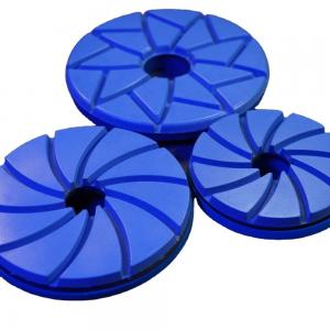 China Customized 125mm Snail Lock Resin Polishing Pad for Granite Grinding Disc on sale