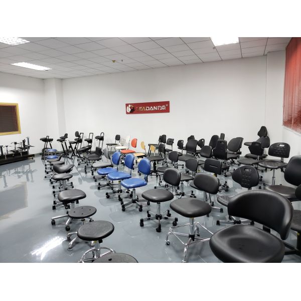 Durable Polypropylene Ergonomic ESD Chairs Seat And Backrest Multipurpose Using