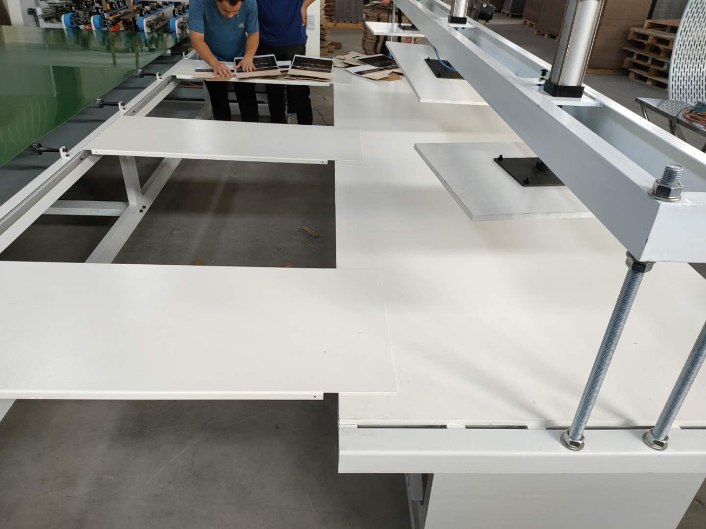 CE Automatic Corrugated Carton Folder Gluer Machine For Cardboard Box Folding Gluing