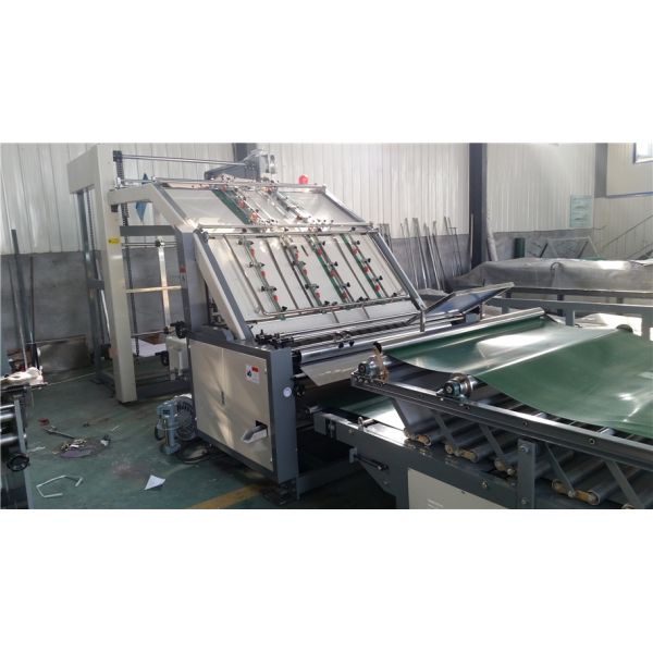1300mm Semi Automatic Flute Laminator Machine ±1mm Laminating Precision