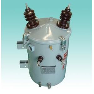 Pole-mounted single phase transformer oil immersed