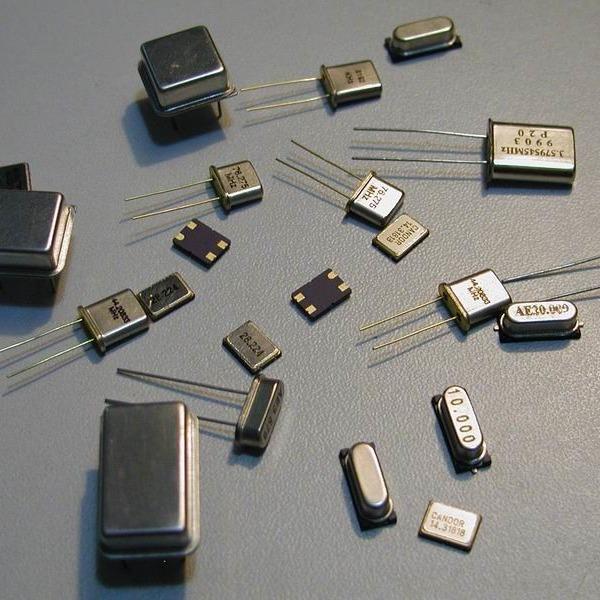 Cheap Quartz Crystal Oscillator Resonator RF Filter 1.8V - 3.3V for sale