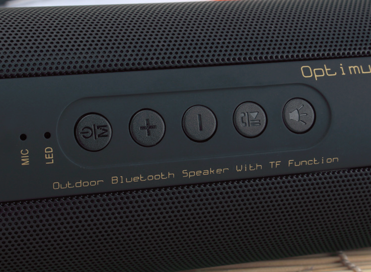 Black / Blue / Red Waterproof Bluetooth Speaker With 1800mah Inside Battery