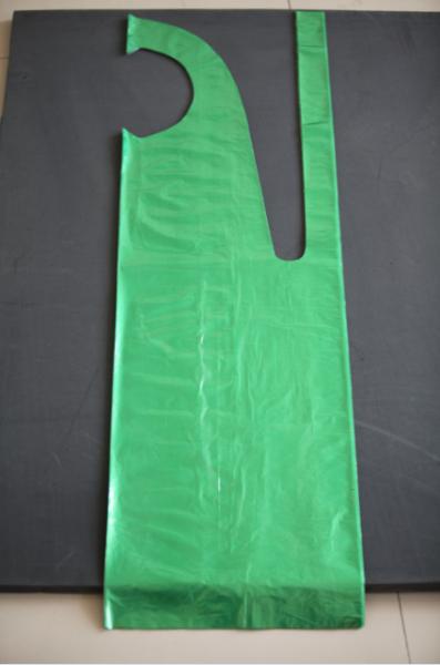 Cheap Smooth PE Apron Flat Packed , Use And Throw Aprons With Biodegradable Material for sale