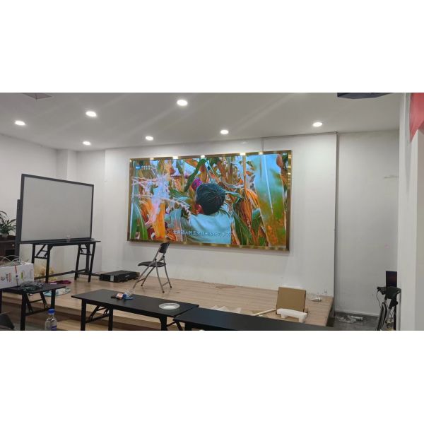 600x337.5mm COB Chip on Board Led Display For Advertising 140 Degree Viewing Angle