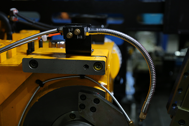 Horizontal Push CNC Circular Saw Machine 4P 7.5KW Metal Cutting Circular Saw